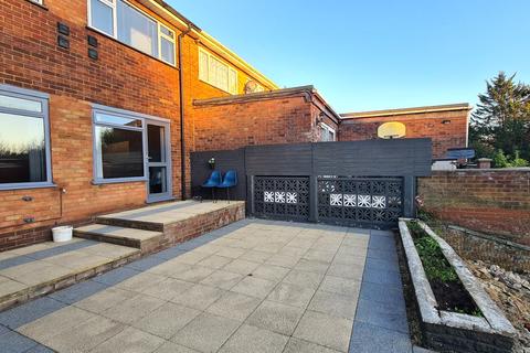 17 Kynance Close, Luton, LU2 9DN