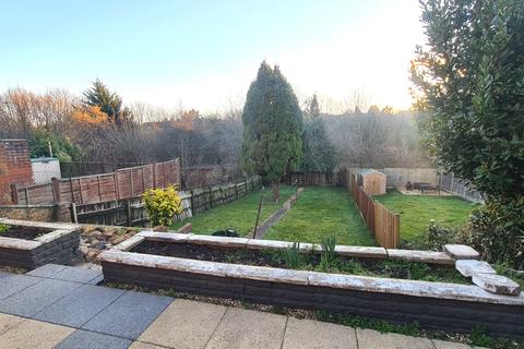 17 Kynance Close, Luton, LU2 9DN
