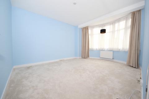 2 bedroom flat to rent, Doveridge Gardens, Palmers Green N13