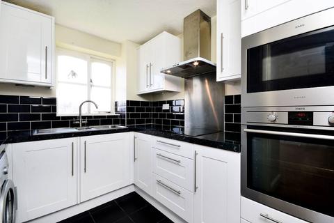 2 bedroom flat for sale, Taunton Drive, East Finchley, London, N2