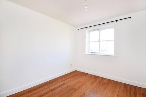 2 bedroom flat for sale, Taunton Drive, East Finchley, London, N2
