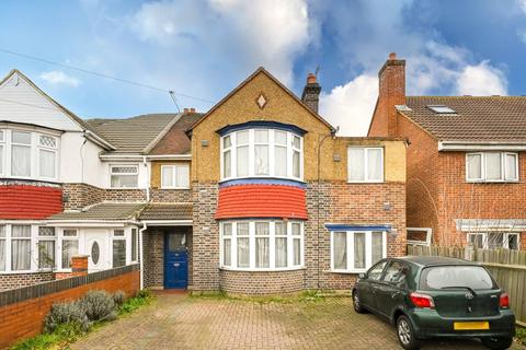 6 bedroom semi-detached house for sale - Sutton Lane, Hounslow, TW3