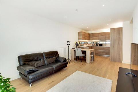 2 bedroom flat for sale, Deveraux House, Duke of Wellington Avenue, London