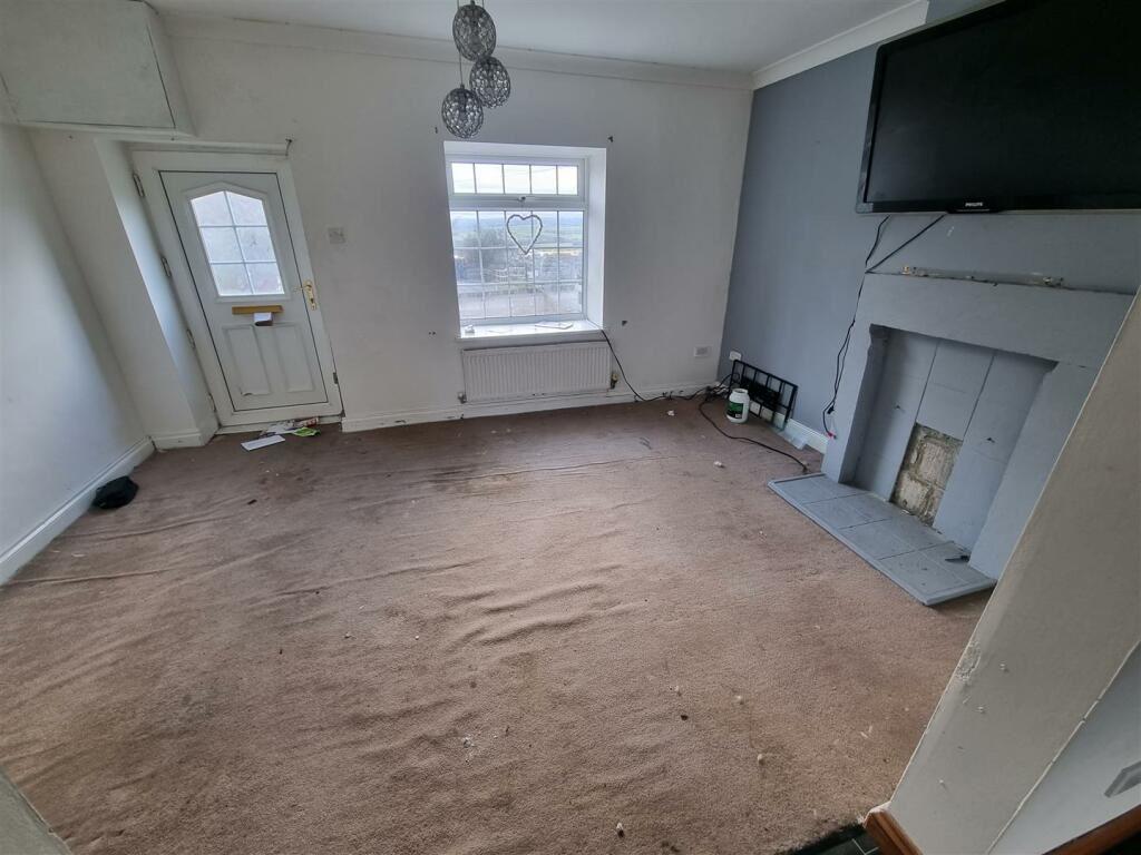 Mount Pleasant, Stanley, Crook... 3 bed terraced house £40,000