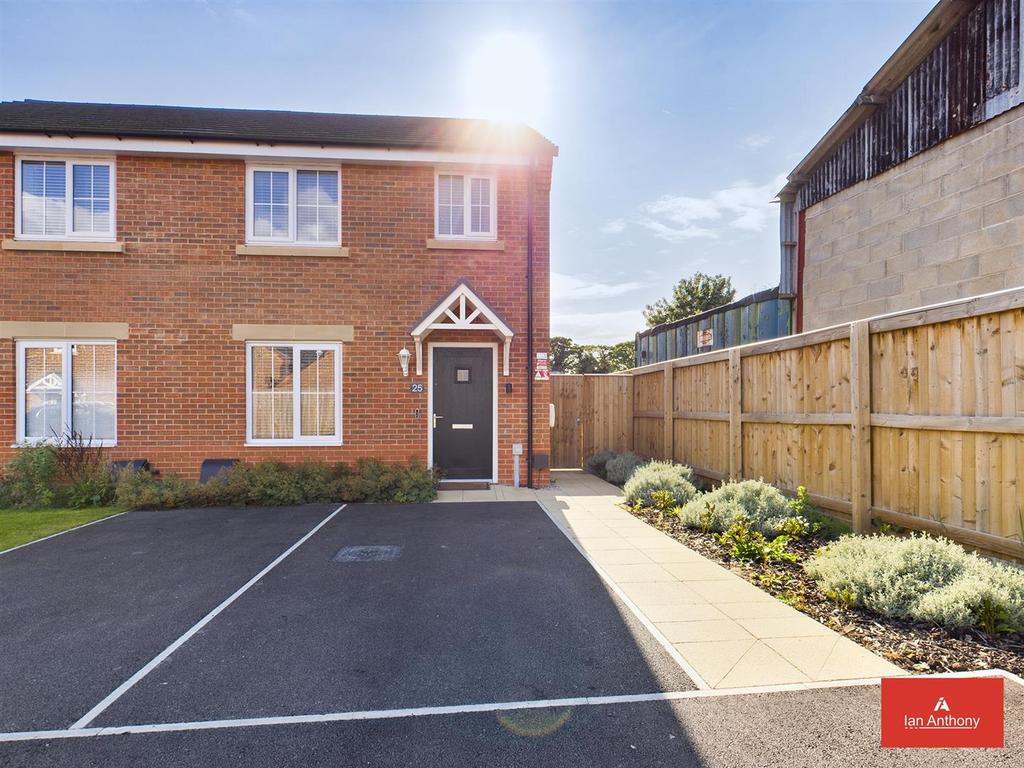 Tower View Close, Ormskirk 3 bed semidetached house £250,000