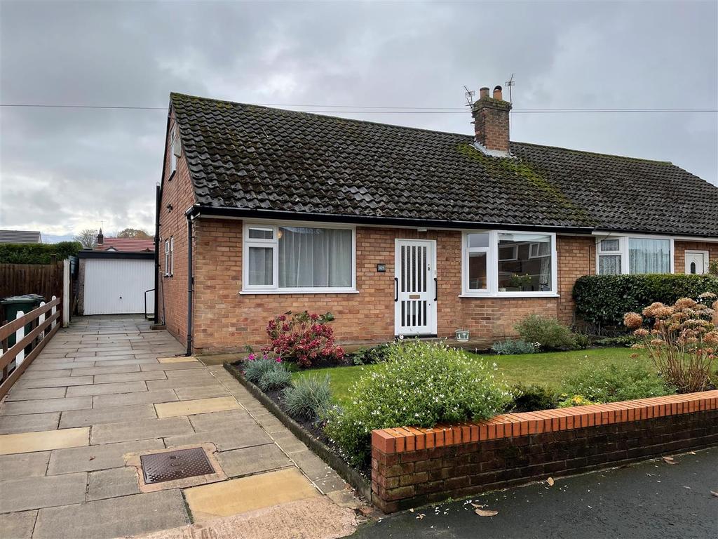 Calder Avenue, Ormskirk 3 bed semidetached bungalow £295,000