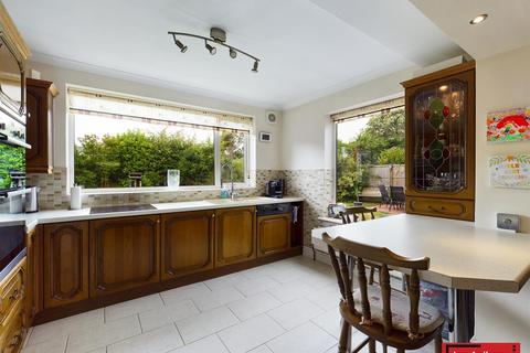 16 Hallmoor Close, Aughton, Ormskirk, L39 4UQ