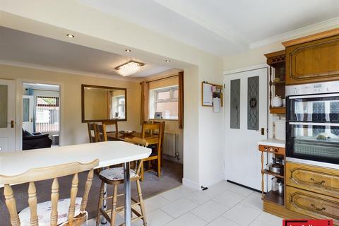 16 Hallmoor Close, Aughton, Ormskirk, L39 4UQ