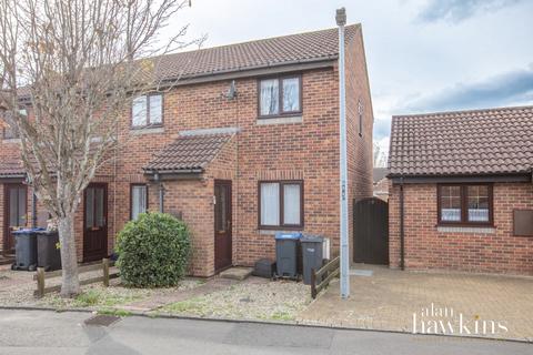 2 bedroom terraced house to rent, Pipers Close, Royal Wootton Bassett, SN4