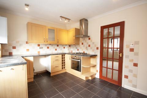 2 bedroom terraced house to rent, Pipers Close, Royal Wootton Bassett, SN4