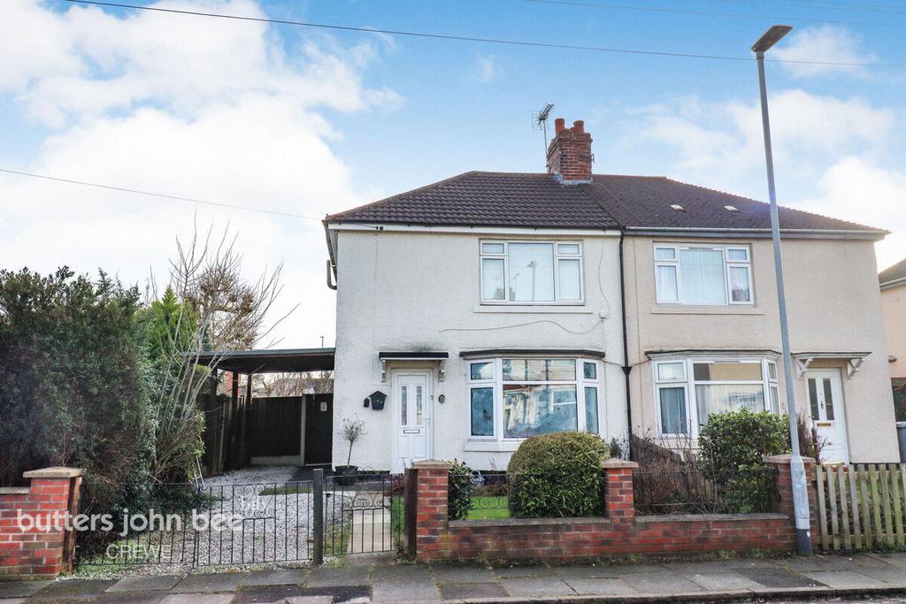 Pear Tree Avenue, Crewe 2 bed semidetached house £130,000