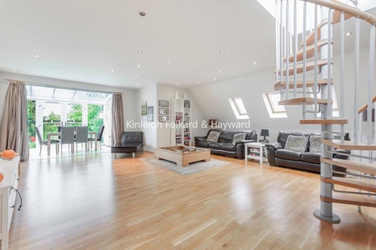 Scotts Lane Bromley BR2 2 bed apartment £2,500 pcm (£577 pw)