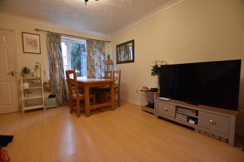 3 bedroom end of terrace house to rent, Middleham Close, Stanground, Peterborough, PE2