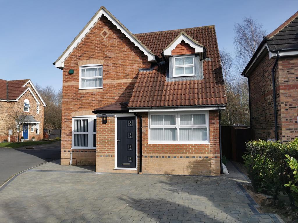 Greenlee Drive, Haydon Grange... 4 bed detached house £1,295 pcm (£299 pw)