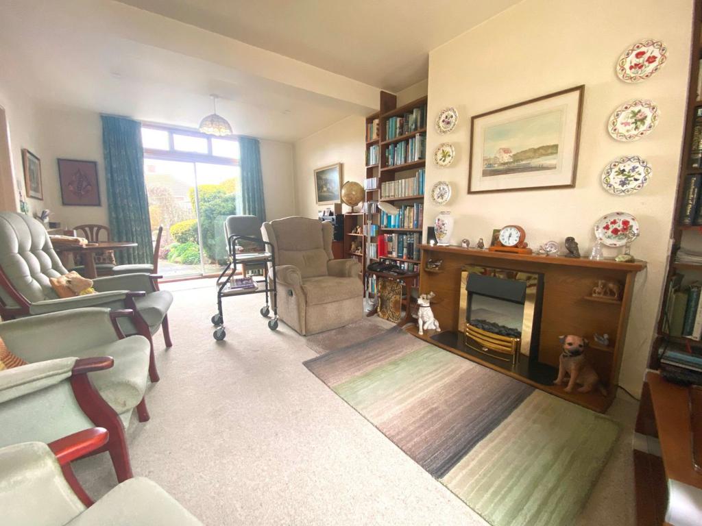 Lounge/dining room