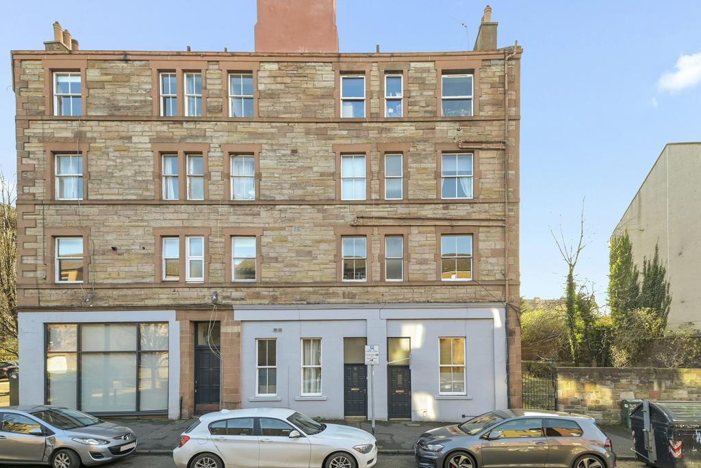 47 Bryson Road, Edinburgh, EH11 1DS 1 bed flat £170,000