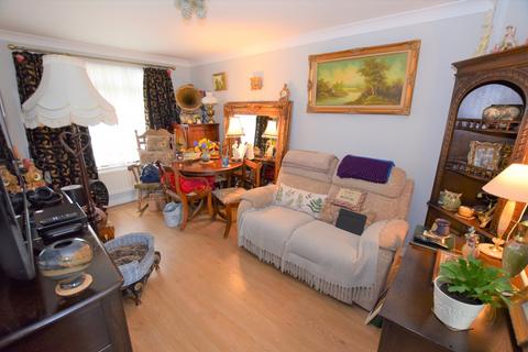 2 bedroom end of terrace house for sale, Imperial Way, Singleton, Ashford, Kent TN23 5HU