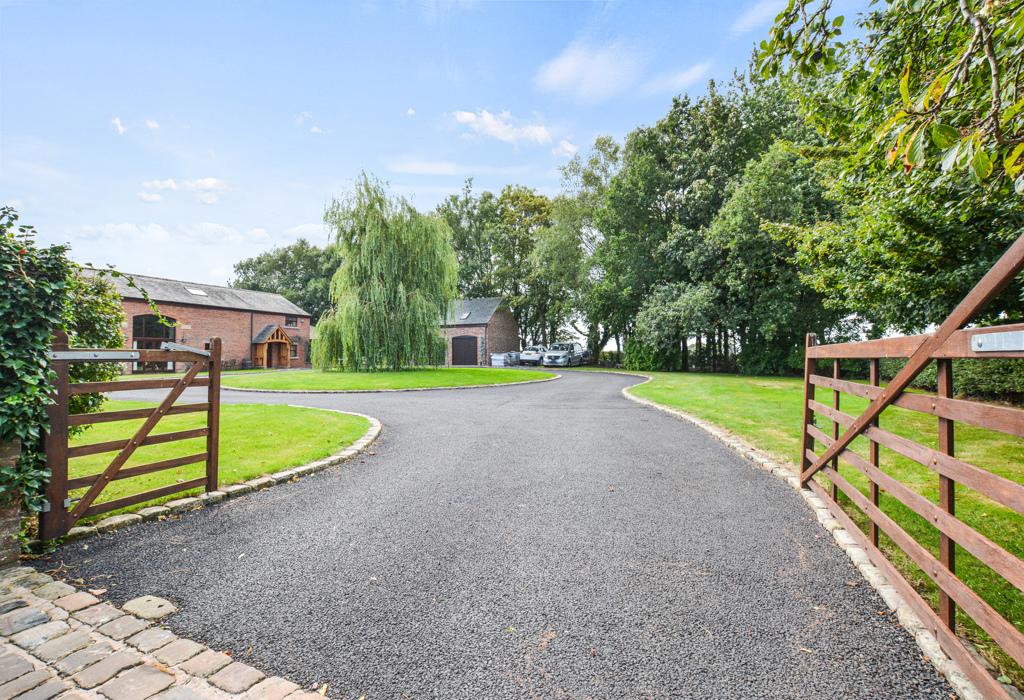 Preston Road, Crossmoor, Preston, Lancashire 4 bed detached house for