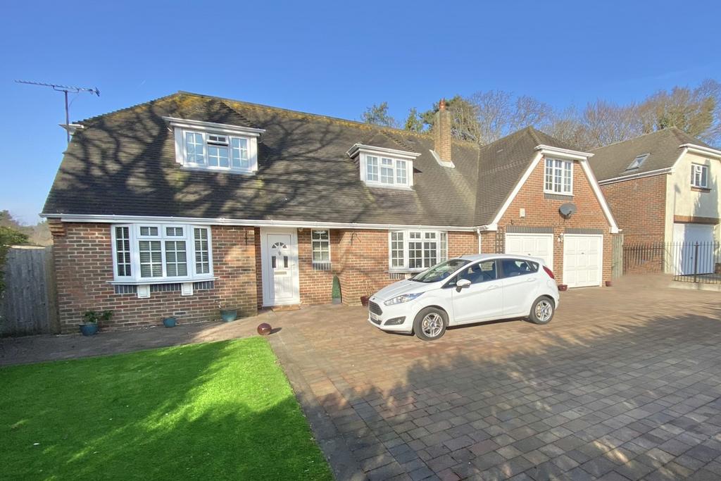 Brook Lane, Sarisbury Green 4 bed detached house for sale £695,000