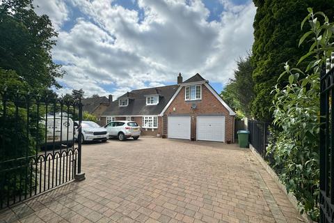 4 bedroom detached house for sale, Brook Lane, Sarisbury Green