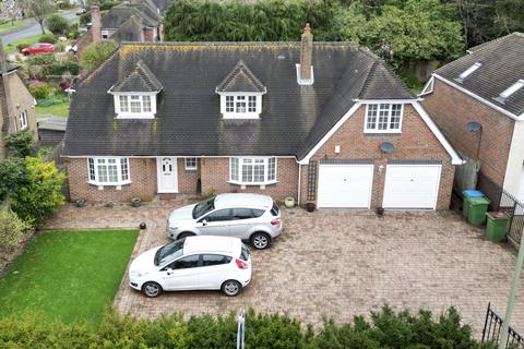 4 bedroom detached house for sale, Brook Lane, Sarisbury Green