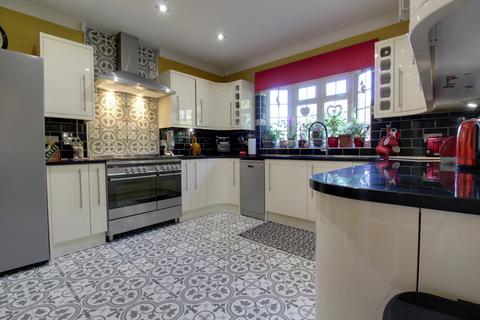 4 bedroom detached house for sale, Brook Lane, Sarisbury Green