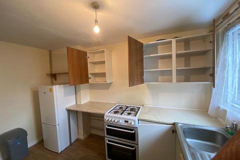 1 bedroom flat for sale, Celandine Drive, London SE28