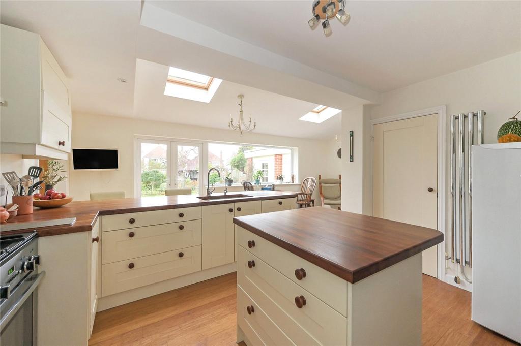 Kitchen/Breakfast Rm