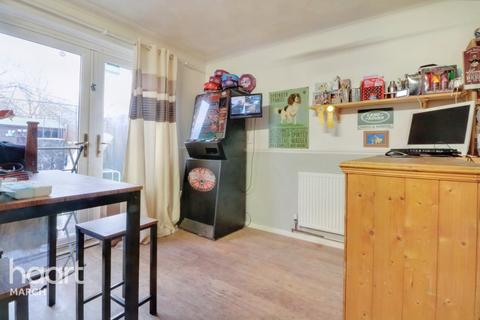 3 bedroom semi-detached house for sale - Heathcote Close, March