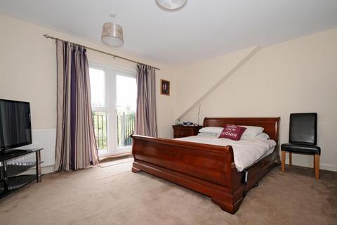 4 bedroom detached house for sale, Engel Park,  Mill Hill East,  NW7