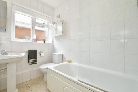 26 The Copse, Fetcham, Leatherhead, KT22 9TG