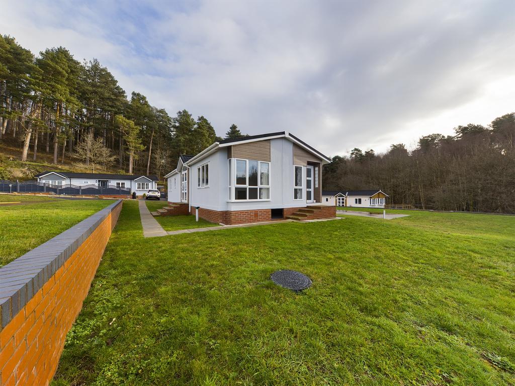 Hollins Park, Quatford, Bridgnorth... 2 bed park home £205,000