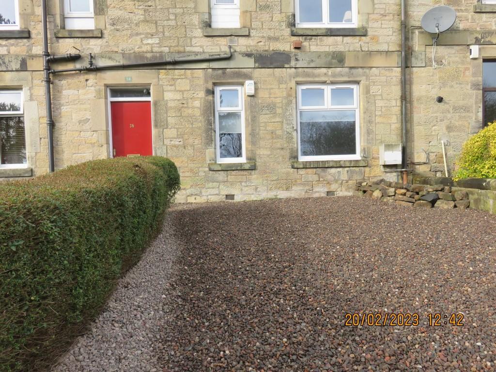 Forth Avenue, Kirkcaldy 2 bed ground floor flat £680 pcm (£157 pw)