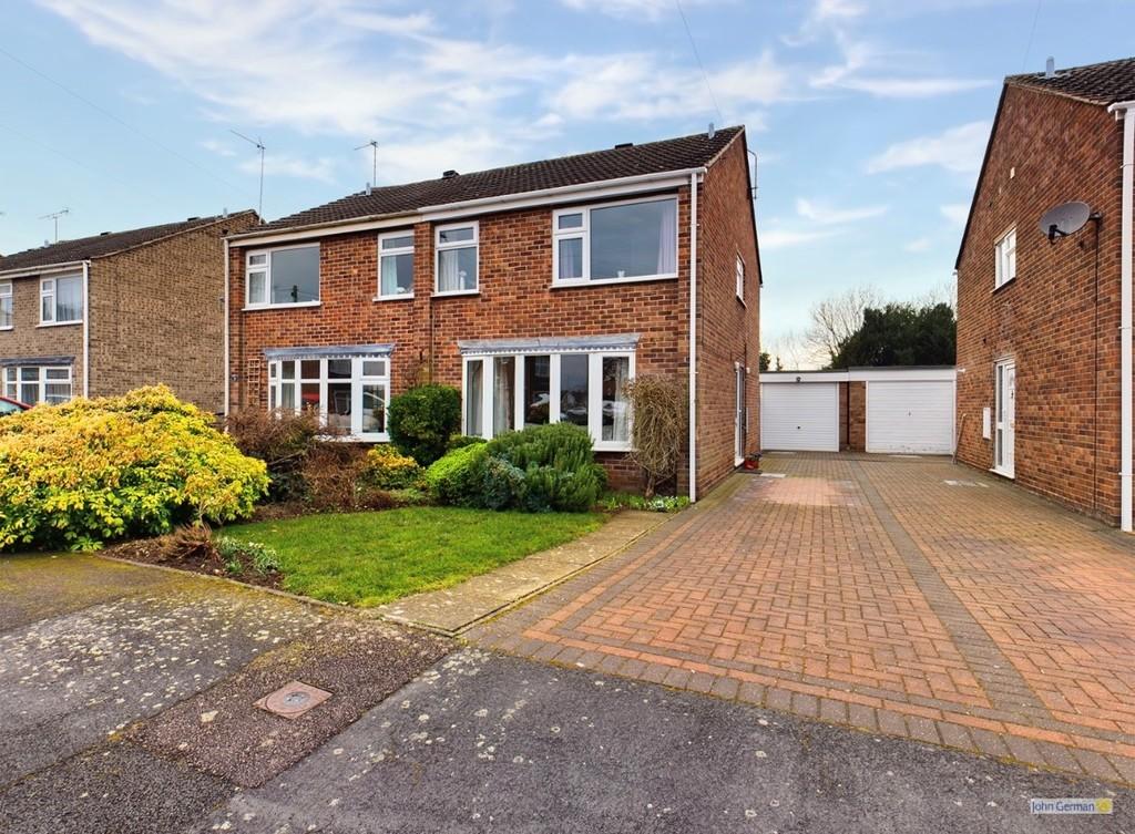 Alderbrook Close, RollestononDove 3 bed semidetached house £250,000
