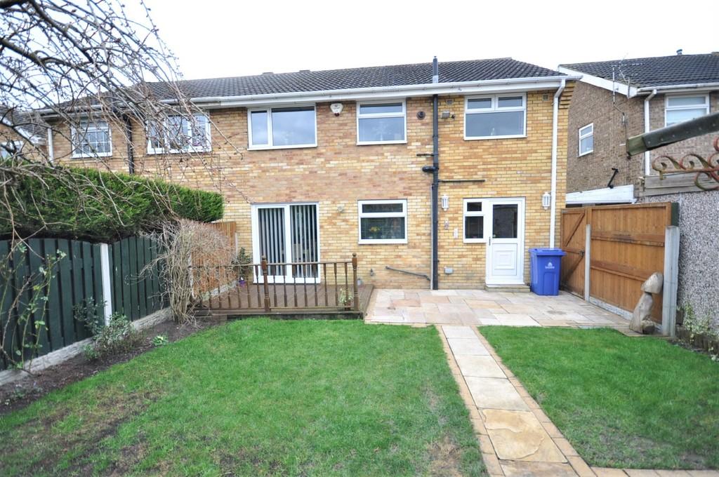 Grampian Way, Thorne, Doncaster, DN8 3 bed semidetached house £200,000