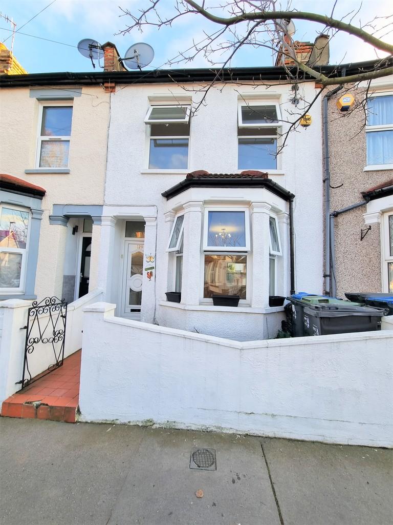 Fairholme Road, Croydon 3 bed terraced house £450,000