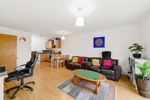 2 bedroom flat for sale - High Road, Leytonstone