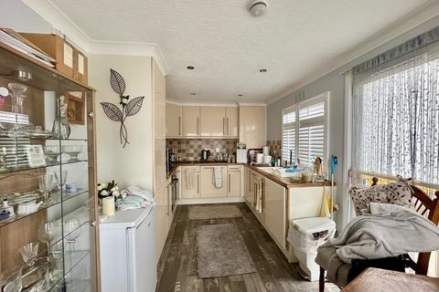 2 bedroom mobile home for sale, Woodbine Close, Waltham Abbey