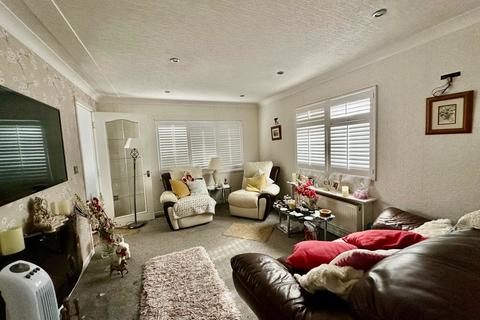 2 bedroom mobile home for sale, Woodbine Close, Waltham Abbey