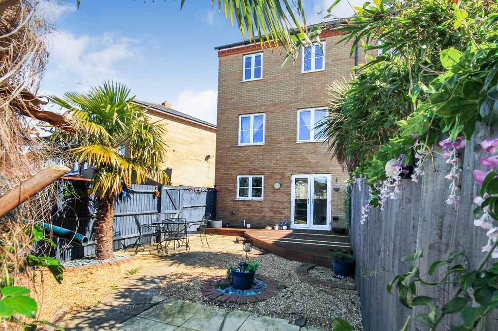 Welland Place, Ely 4 bed end of terrace house £435,000
