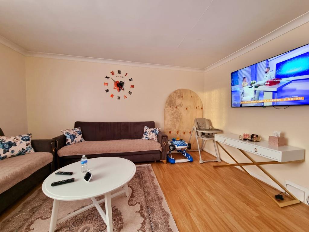 Stonehill Court, Chingford 1 bed flat £1,300 pcm (£300 pw)