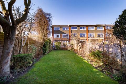 16 Hartland Road, Epping, CM16 4PE