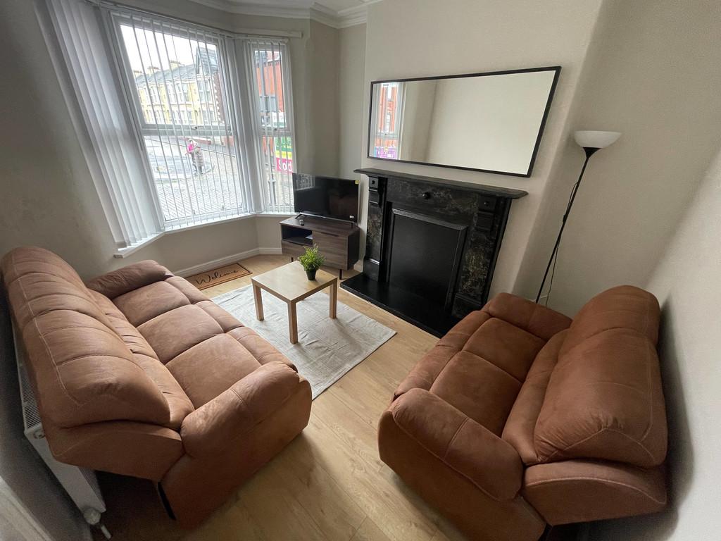 Edinburgh Road, Kensington, Liverpool 4 bed end of terrace house to