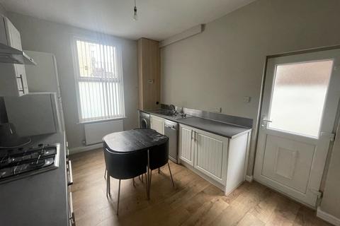 4 bedroom end of terrace house to rent, Edinburgh Road, Kensington, Liverpool