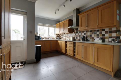 28 Spencer Road, Rainham, RM13 8HB