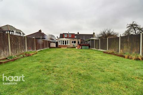 28 Spencer Road, Rainham, RM13 8HB