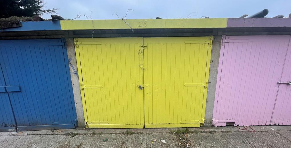 Garage 25 to the Rear of First... Parking £5,000