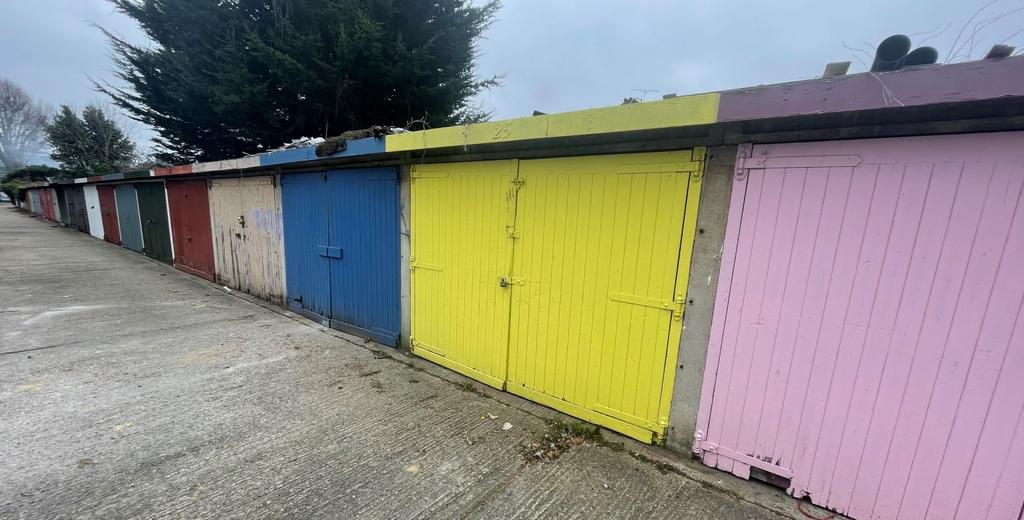 Garage 25 to the Rear of First... Parking £5,000