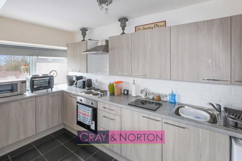 2 bedroom flat to rent, Lower Addiscombe Road, Addiscombe, CR0