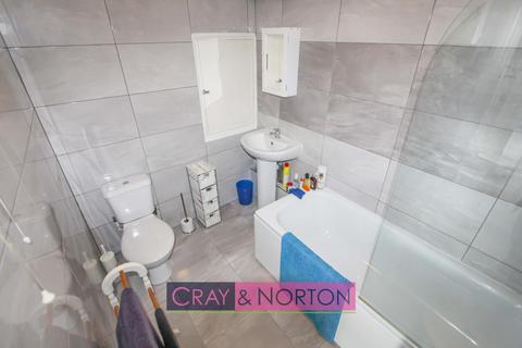 2 bedroom flat to rent, Lower Addiscombe Road, Addiscombe, CR0